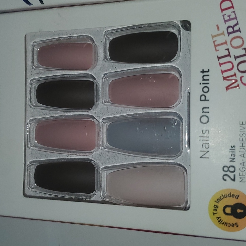 Nails - Picture 2 of 10